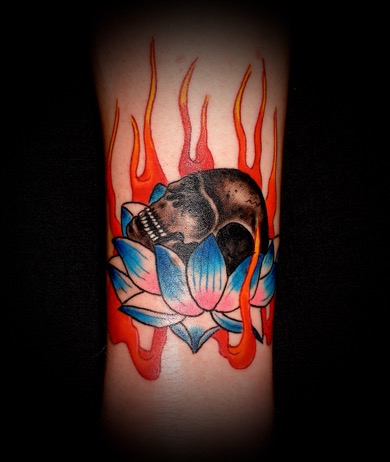 Calypso-Tattoo - Gallery - lotus and skull