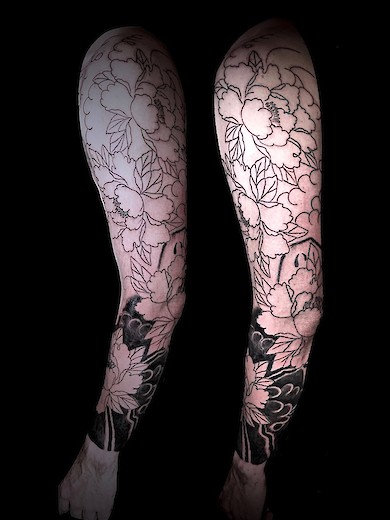 Calypso-Tattoo - In-progress - full sleeve, Japanese style tattoo, flowers peonies